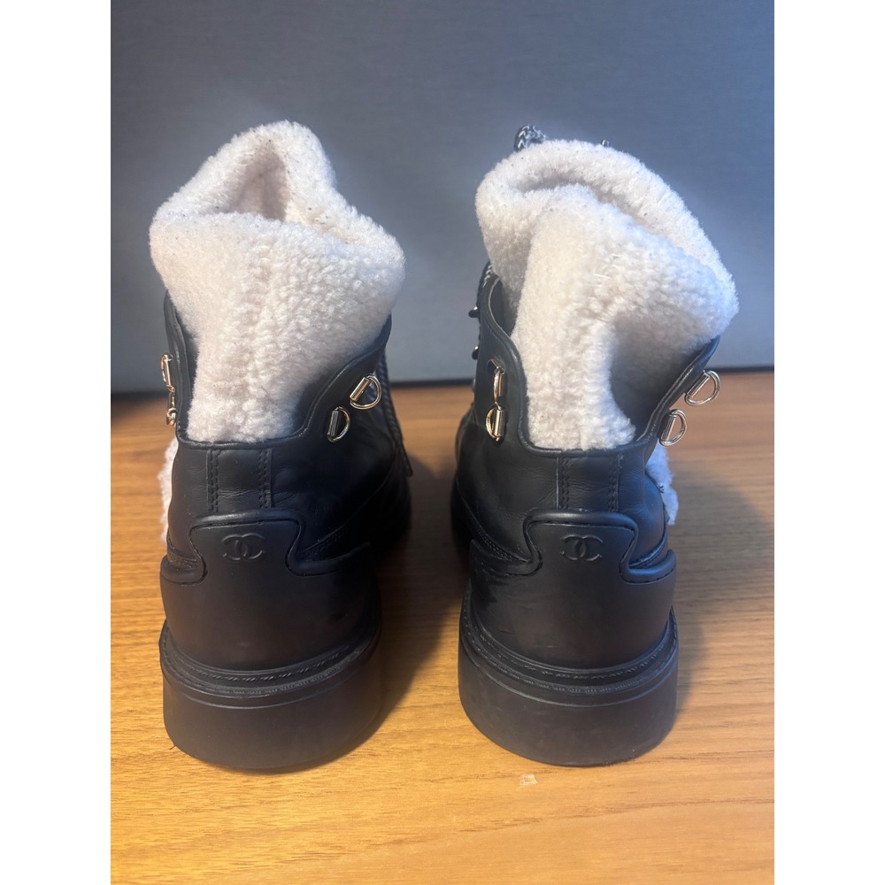 Chanel Sherpa Boots Size 40 - Picture 7 of 9